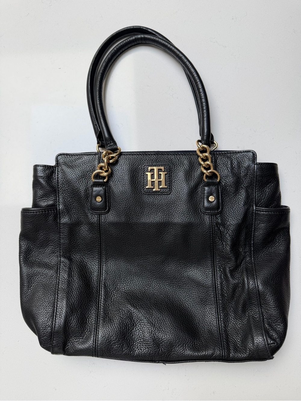 Tommy Hilfiger Black Leather Shoulder Bag with Gold-Tone Hardware